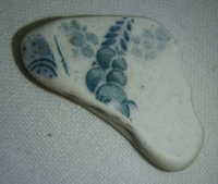 Hliněný střep, s modrozelenou malbou