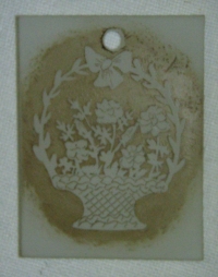 Přívěsek ze skla květiny v koši